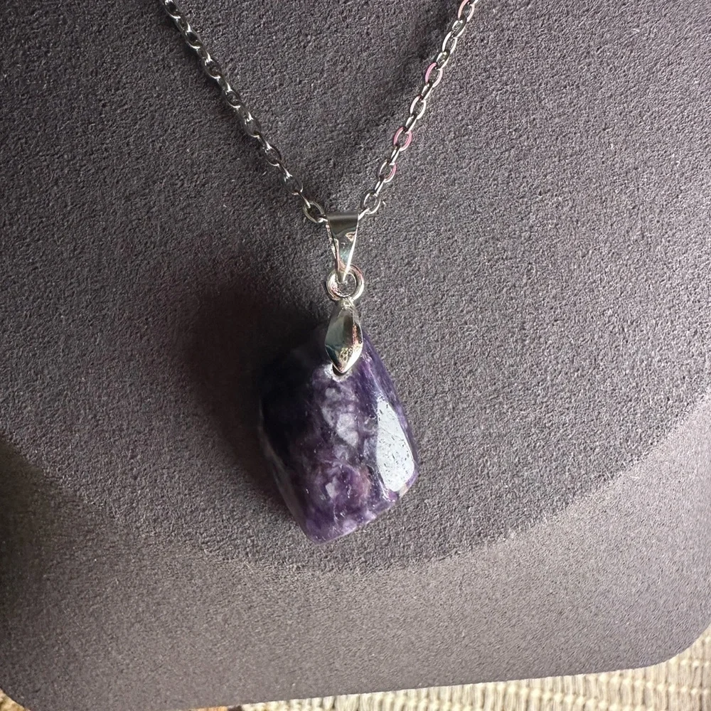 Chaorite Leaf Shaped Pendant Necklace on Copper Bail and Chain